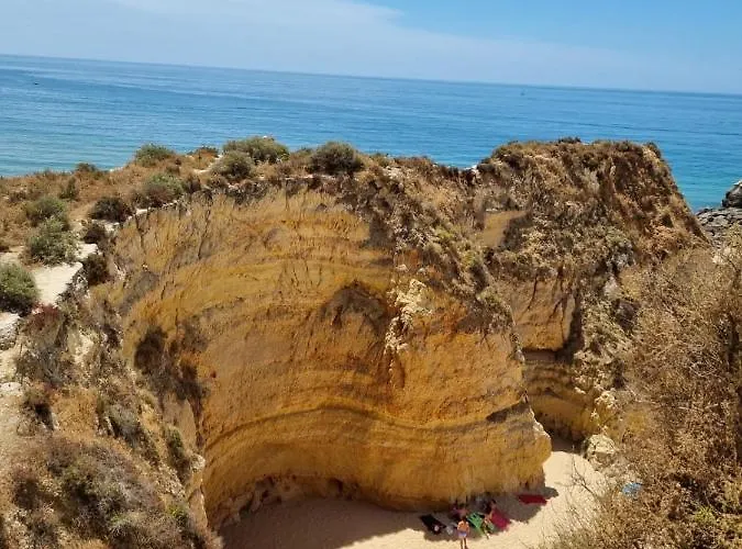 T1 Da Rocha 아파트